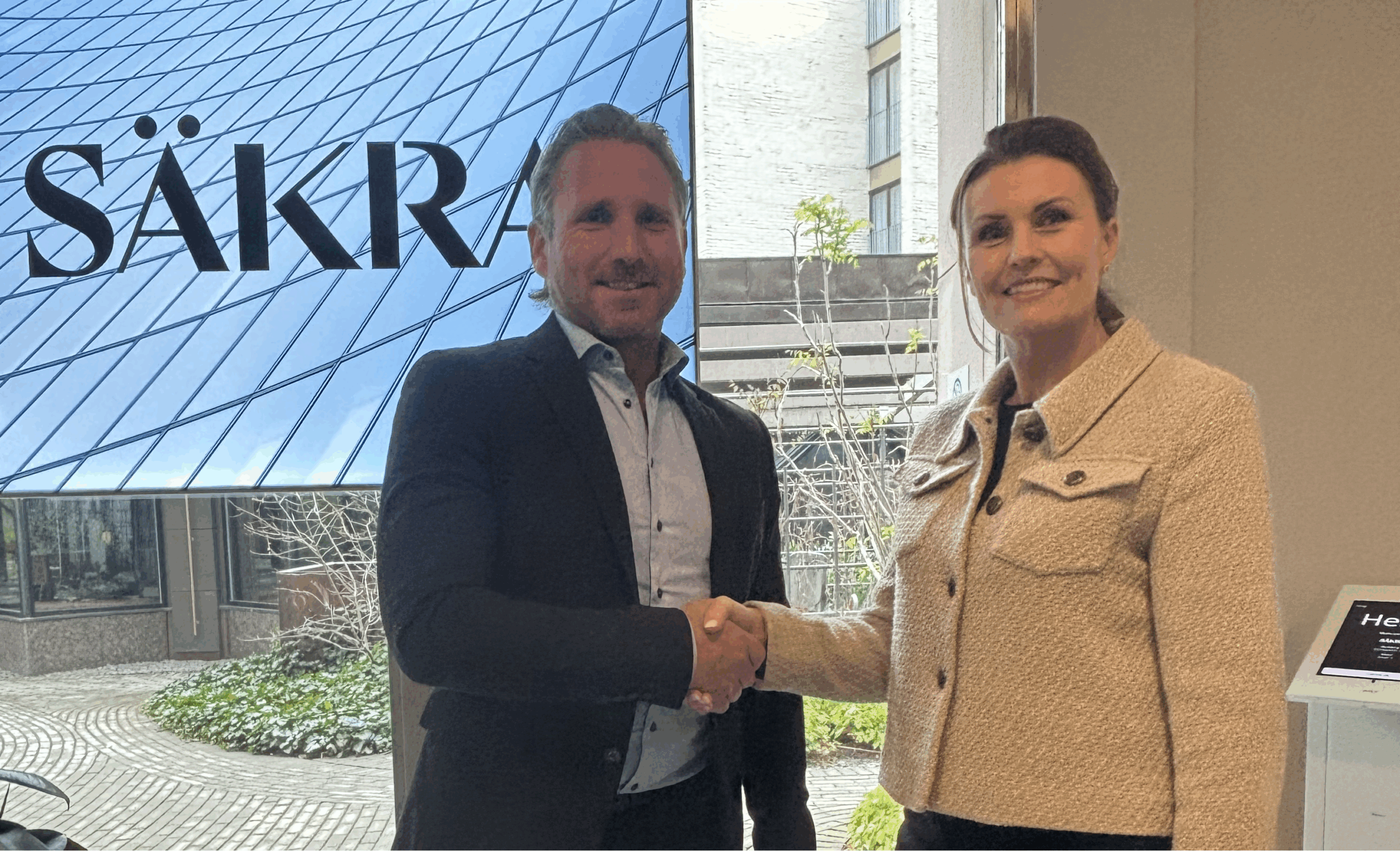 Fredrik Käll, head of employee benefits på Säkra och Annelie Helsing, vd på SH Pension.